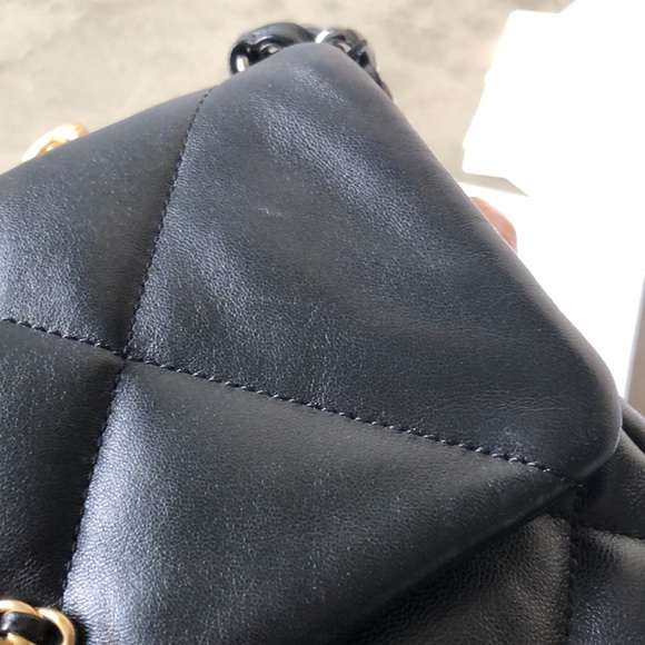 ❤️ Traded ❤️CHANEL 19 Small Flap Bag - Picture 16 of 16